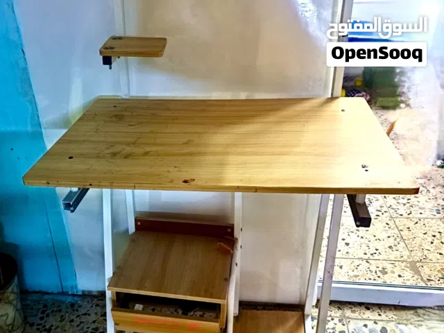 ميز حاسبه مكتبيه