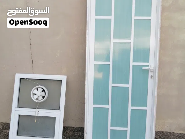 يوجد لدينا ابواب المنيوم دورات مياه العرض باب الحمام 76 الطول 206 نافذه حمام العرض 59 الطول 79