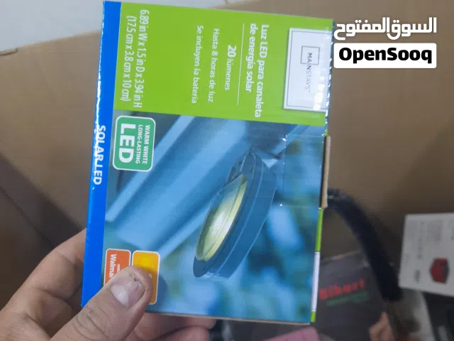 ملابس واحذيه