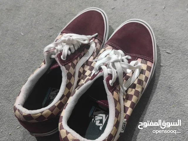 Vans Duracap Size 45 Maroon and Paige Color