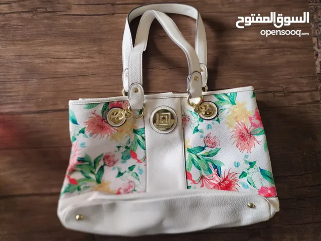 شنطة يد نسائية ماركة ليز كليبورن مستعملة بحالة ممتازة