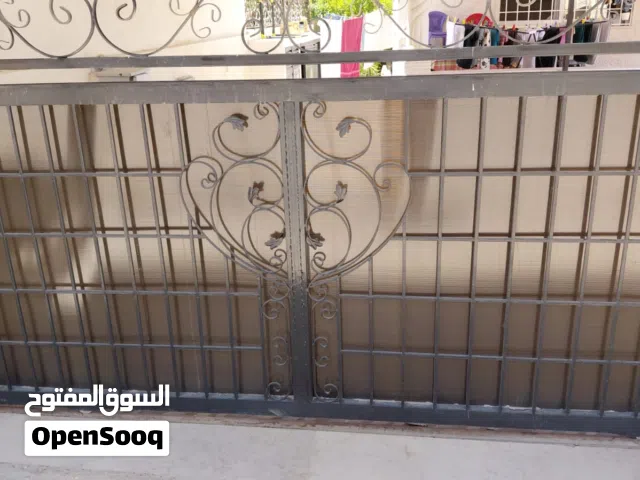 بوابة للبيع