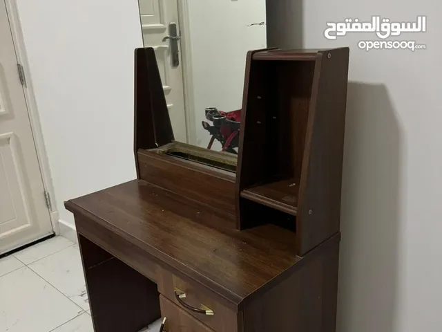 سرير سنجل ممتاز مع مرايه وخزنه صغيره وعلاقه ملابس