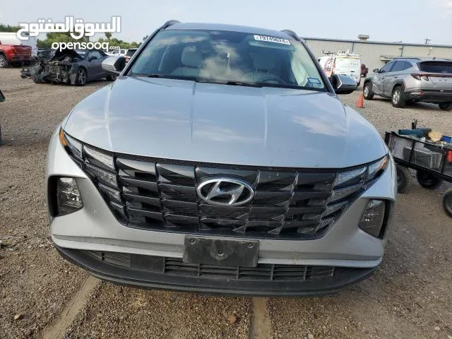 Sedan Toyota in Basra