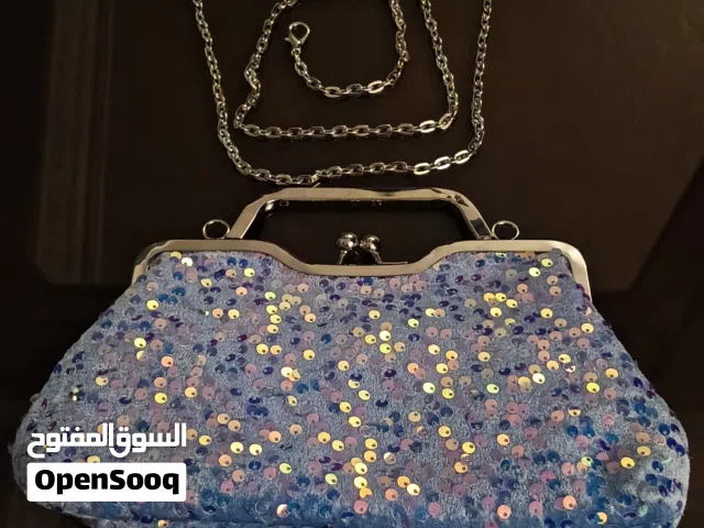 شنطة يد جديدة لون ازرق بحري / سماوي مخملي للسهرة والمناسبات