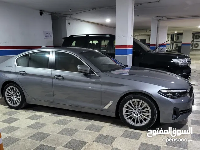 بي ام 530 موديل 2023 مالك اول من الوكالة قاطعة مسافة 15 الف كيلو فقط