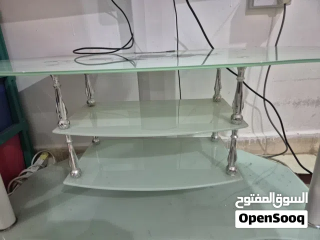 طاولة تلفزيون مستعملة للبيع