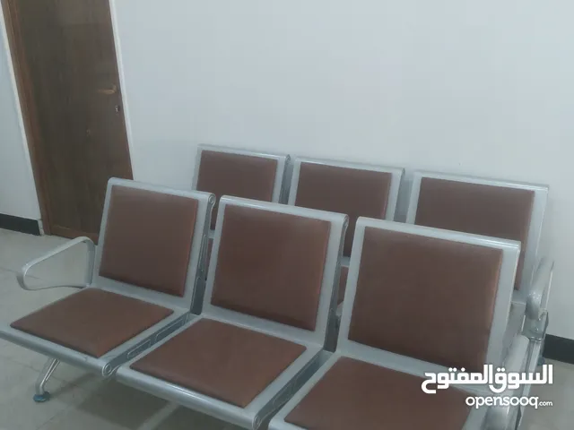 كرسي ثلاثي جلد + كرسي دوار  +كرسي مفرد