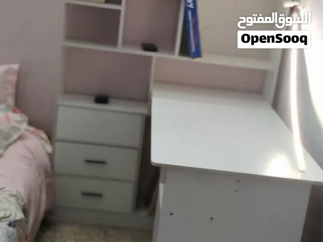 مكتبة دراسية