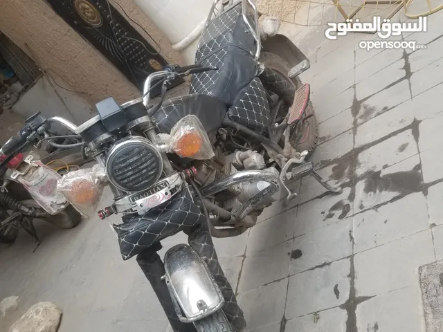 دراجة نارية بوتن احمر مستعمل نظيف استخدام شخصي مواصلات لم يشتغل بالخط تحميل ركاب فقط نفعة منزل