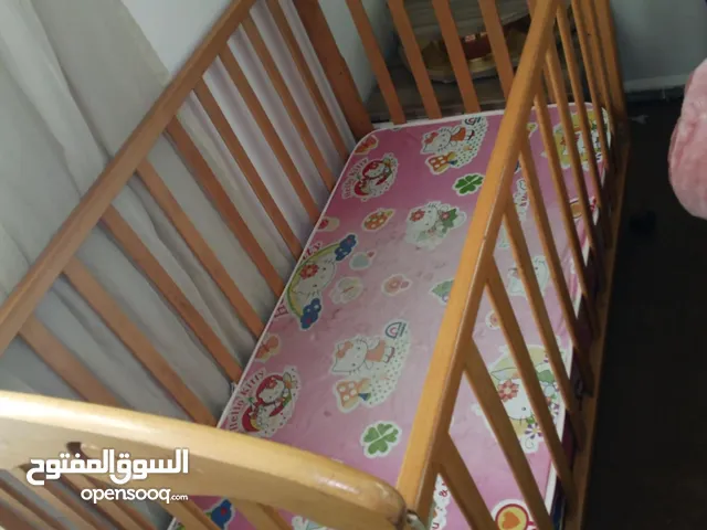 تخت اطفال للبيع