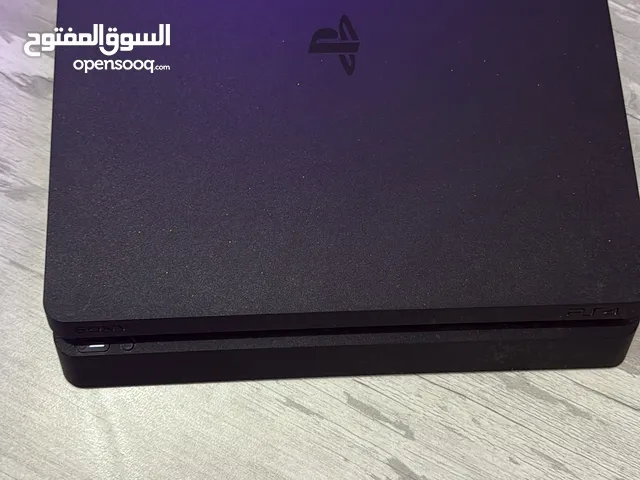 PS4 slim مستخدم مع 5 اشرطه و يد اصليه