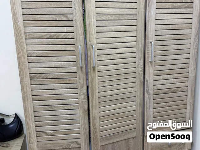 2 cupboards for sale