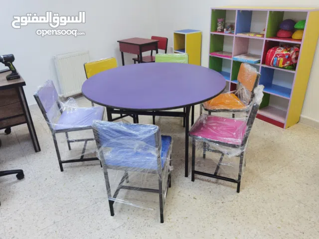 طاولة دائري خشب قواعد حديد مع كراسي دراسية