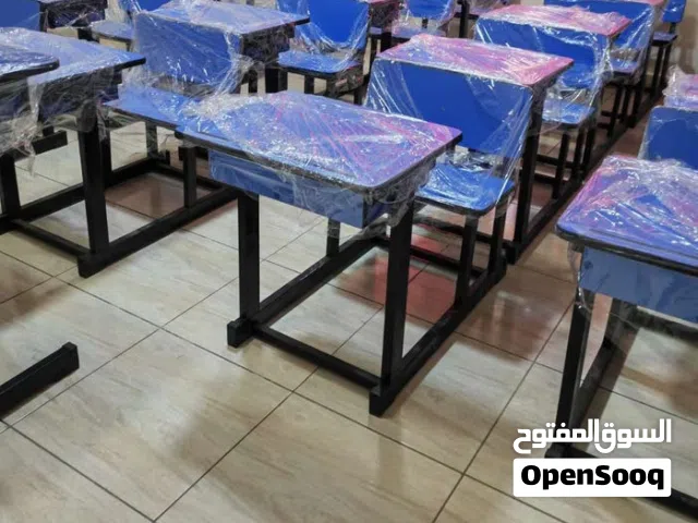 مقاعد مدرسيه مزدوجة مع مفرد حديد ثقيل وخشب جديد بسعر مغري اربد إشارة القيروان بجانب سجاد الردايده