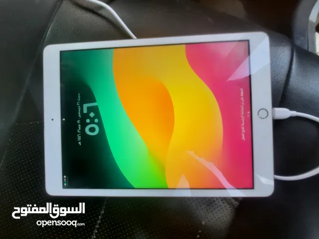 ايباد 8  حاله ممتازه