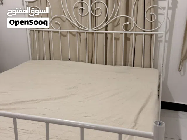 سرير للنوم