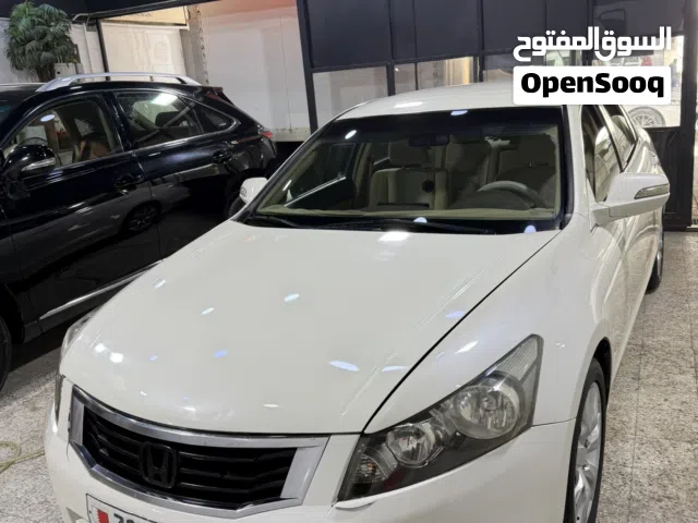 للبيع هوندا اكورد 2008 ميد اوبشن  رنقات شاشة كشافات قمه في النظافة السعر 1550 و قابل للتفاوض للجاد