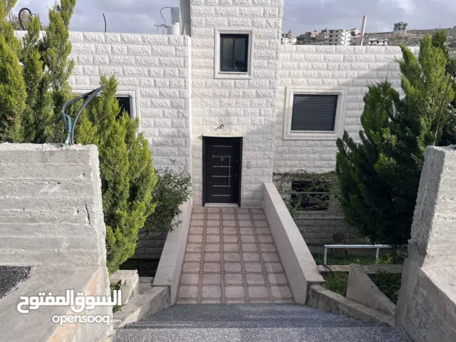 بيت مستقل مكون من طابقين مع حديقة وموقف خاص للسيارة/ الطابق الثاني مشطب لعند الدهان