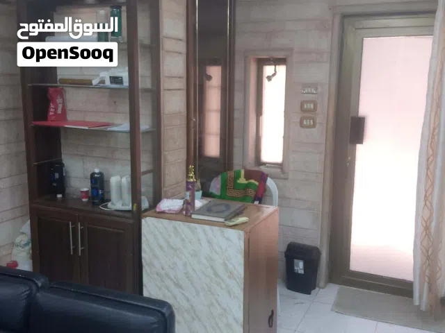 صالون سيدات للبيع بداعي السفر