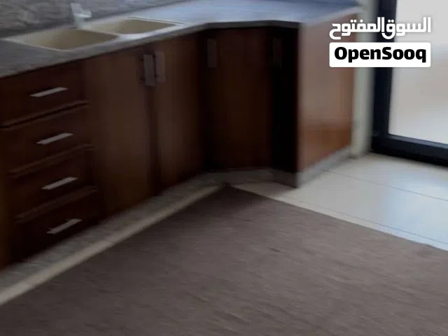 شقة للايجار قرب سلطة الاراضي  وبنك الصفا