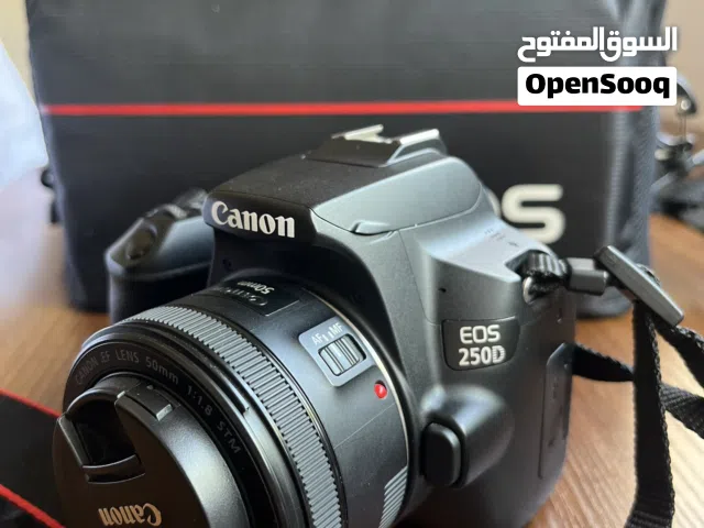 للبيع كاميرا Canon EOS 250D استعمال بسيط مع عدسة 50mm