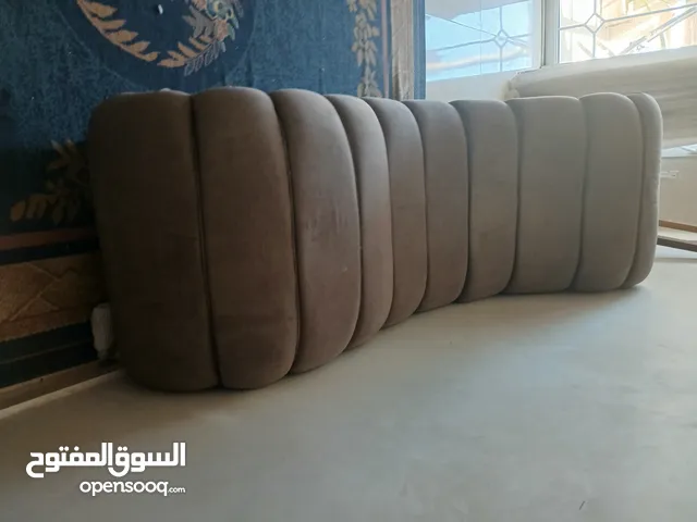 كنب اريكة بحالة الوكالة خشب سويد بحالة ممتازة