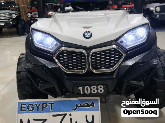 السياره الجيب القرش الوسط سيارة 4 موتور دفع خلفي  موتور دريكسيون للريموت موتور هزاز لراحة الطفل