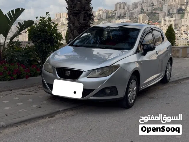 2010 سيات إبيزا Standard