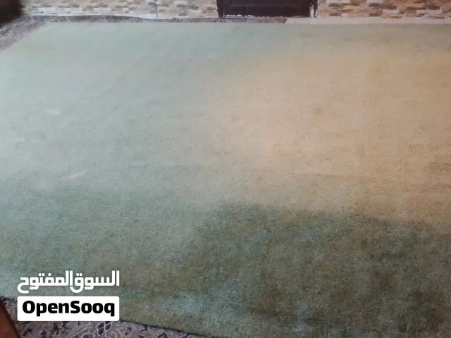 سجاده مستعمله بحاله جيده الطول4مترونص والعرض 4 متر للبيع