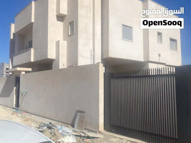 526 m2 More than 6 bedrooms Townhouse for Sale in Tripoli Al-Bivio