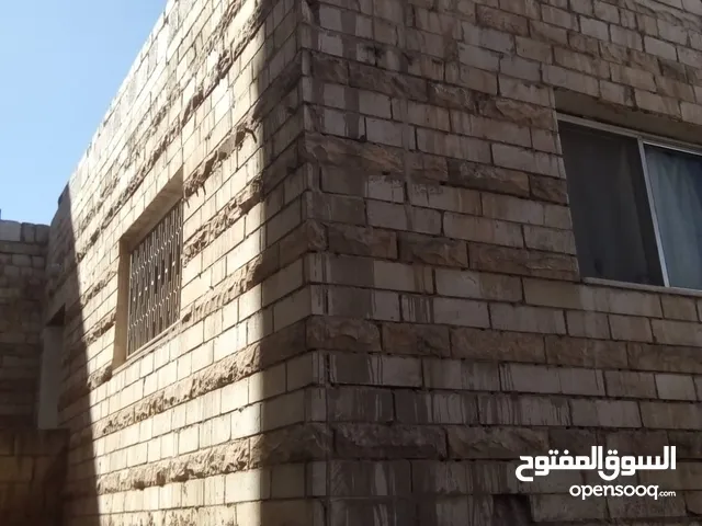بيت مستقل للبيع في الاشرفيه شارع حاتم الطائي