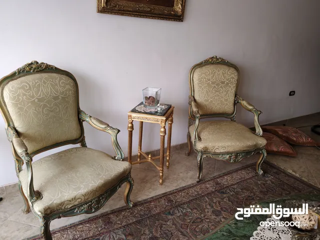 صالون مدهب بحاله جيده