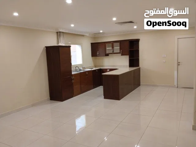 1 m2 More than 6 bedrooms Villa for Rent in Kuwait City Shamiya