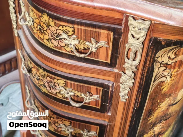 خزانة قديمه اثريه صناعه مصريه خشب زان مع إضافات نحاسيه لمحبي الانتيكات