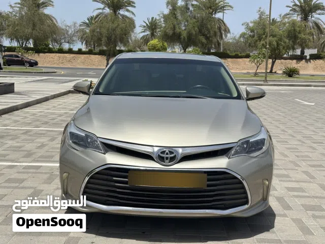 للبيع سيارة من نوع تويوتا أفالون 2013 لميتيد