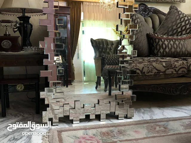 مراية حائط