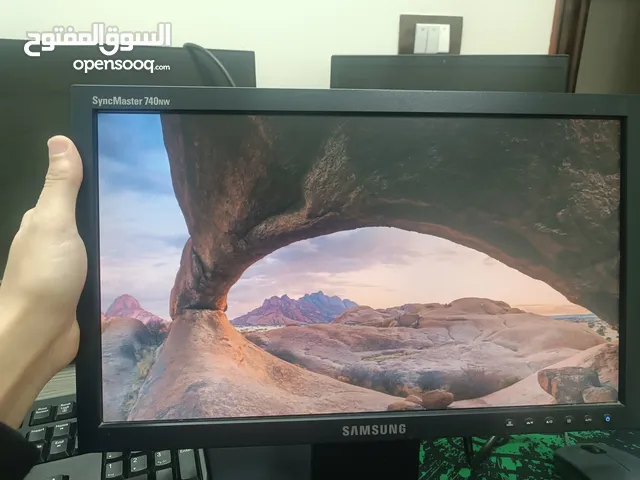 شاشة سامسونج vga و كرسي مدير جلد