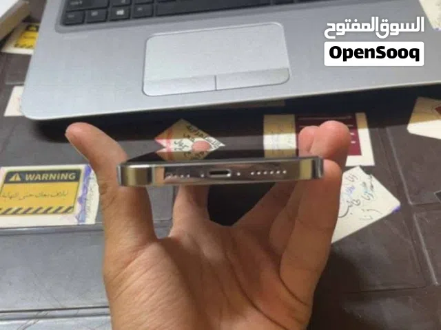 آيفون 14 برو ماكس أبيض مستعمل بحالة ممتازة مع شاحن بسعة 256 جيجابايت