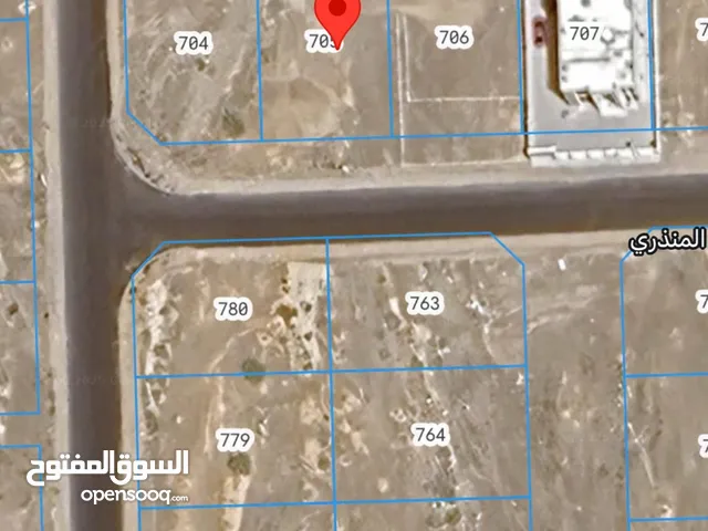 (انا المالك) ارض سكنية بركاء الفليج حي الطيبيين قرب الخزان أمامها قار (فرصة استثمارية)