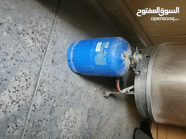 للبيع تنور غاز بحاله ممتازه مع سلندر