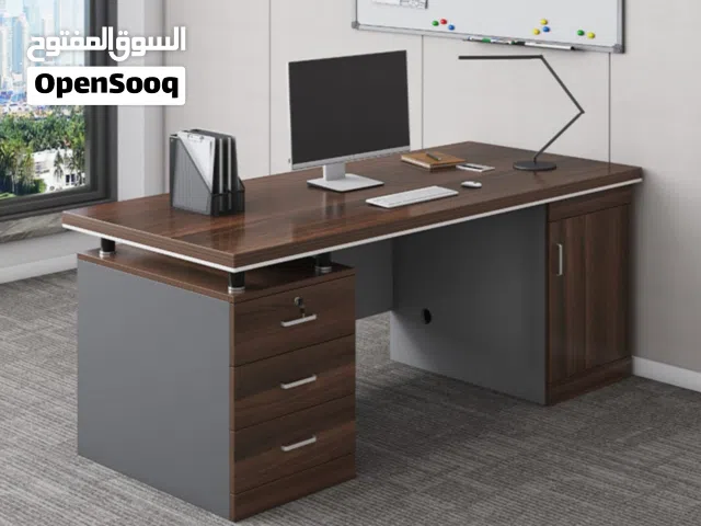 ميز مكتبي  القياسات مثبته على الصوره