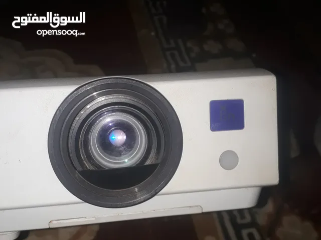 بروجكتر سوني VPL DX100 بحالة ممتازة للبيع