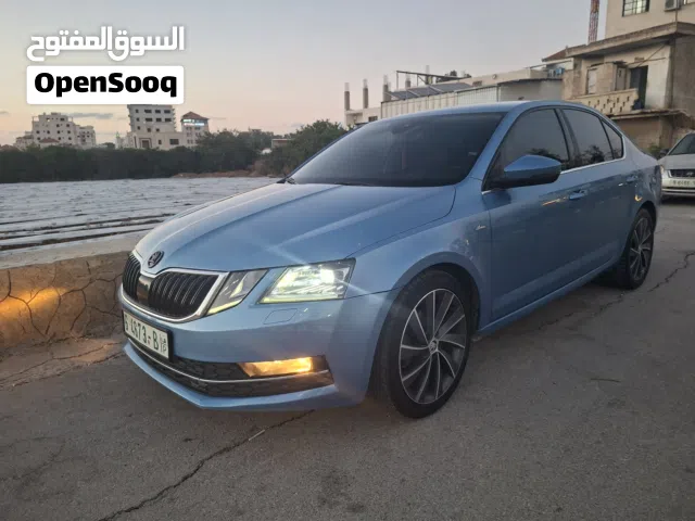 سطودا اوكتافي لورين