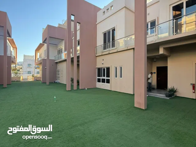 For Sale 5 Bhk Villa In Msq *Mews Compound* للبيع فيلا 5 غرف نوم في مدينة السلطان قابوس