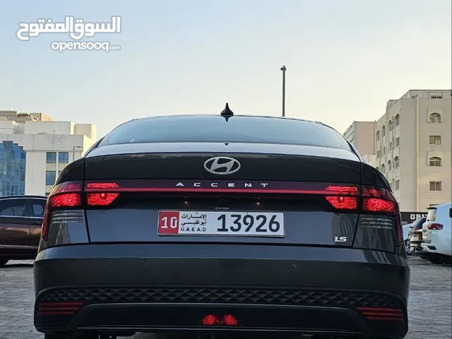 Sedan Hyundai in Abu Dhabi