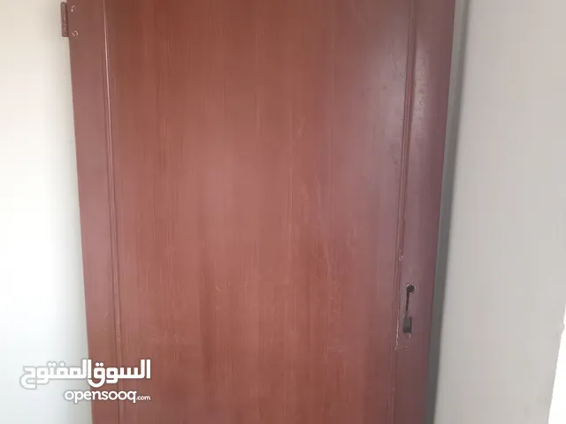 باب خشب للبيع