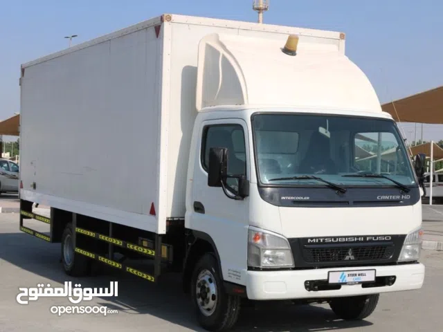 هاف لوري لنقل جميع الاغراض