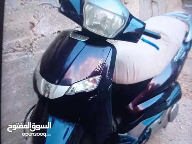 دراجة نارية بيجو 2014