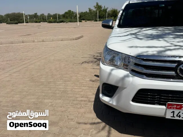 TOYOTA HILUX MODEL 2020 COLOR WHITE IN COLOR IS BLACK GCC CAR HAVE MILKYA